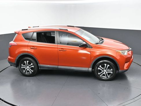 Used 2016 Toyota RAV4 LE AWD/4WD image 38