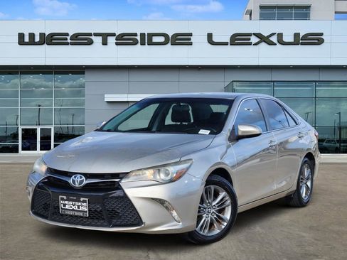 Used 2016 Toyota Camry SE image 1