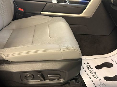 Used 2024 Toyota Tundra Limited image 34