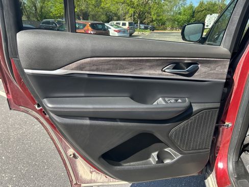 Used 2024 Jeep Grand Cherokee L Limited w/ Trailer Tow Package AWD/4WD image 8