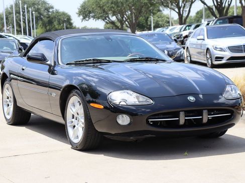 Used 2002 Jaguar XK8 Convertible image 2