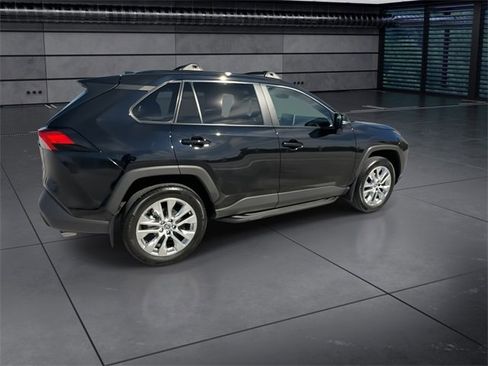 Used 2024 Toyota RAV4 XLE Premium image 9