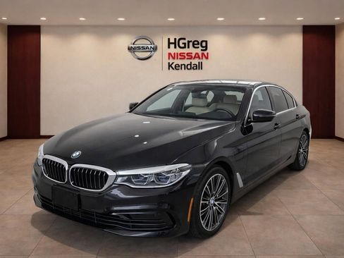 Used 2020 BMW 530e w/ Convenience Package RWD image 3