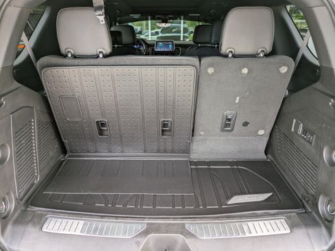 Used 2022 Chevrolet Tahoe High Country RWD image 13
