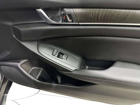 Used 2020 Honda Accord EX image 52