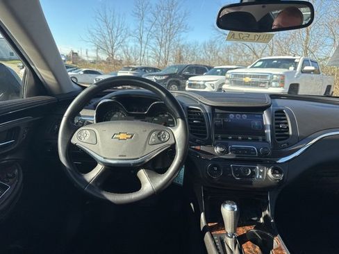 Used 2014 Chevrolet Impala LT w/ Convenience Package image 8