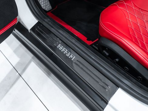 Used 2023 Ferrari 812 GTS RWD image 33