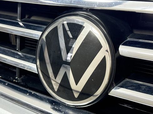 Certified 2023 Volkswagen Tiguan SE image 30