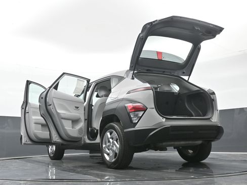 Certified 2024 Hyundai Kona SE AWD/4WD image 50