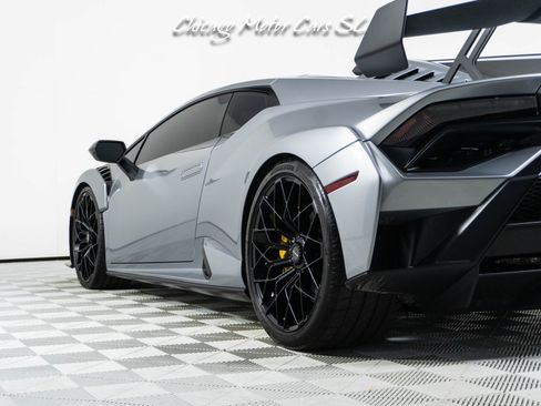 Used 2024 Lamborghini Huracan STO RWD image 15
