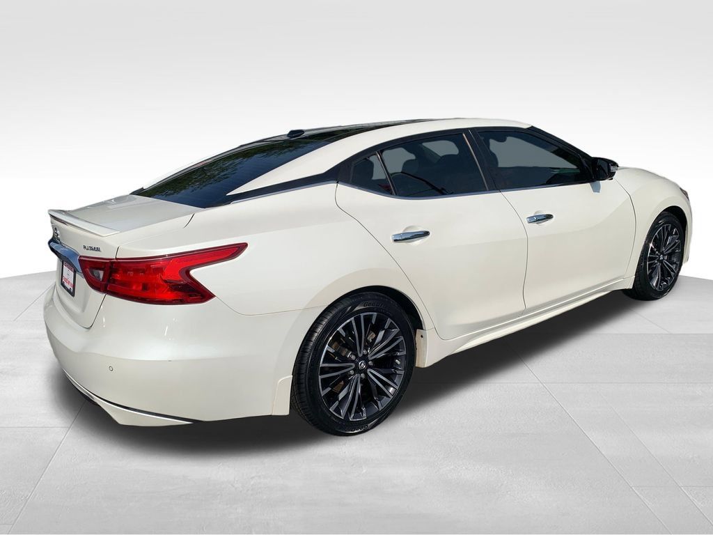 Used 2017 Nissan Maxima Platinum w/ Medallion Package FWD image 5