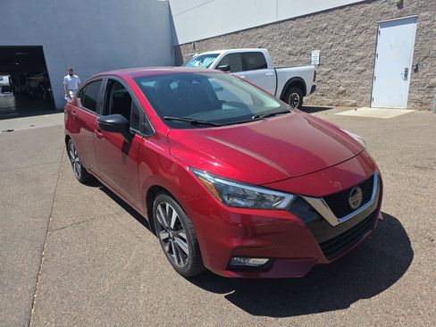 Used 2021 Nissan Versa SR w/ Convenience Package FWD image 2