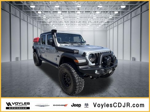 Used 2024 Jeep Gladiator Rubicon w/ Technology Group AWD/4WD image 1