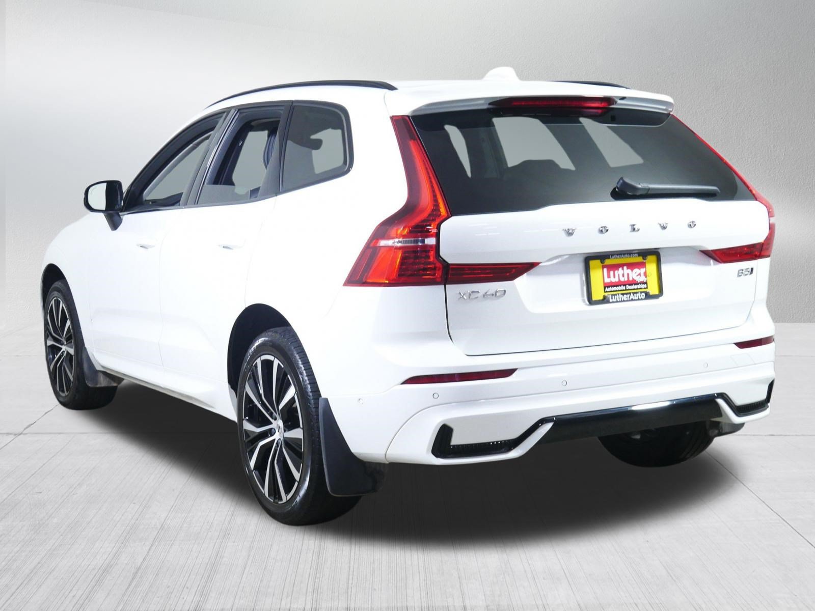 Used 2023 Volvo XC60 B5 Plus w/ Climate Package AWD/4WD image 5