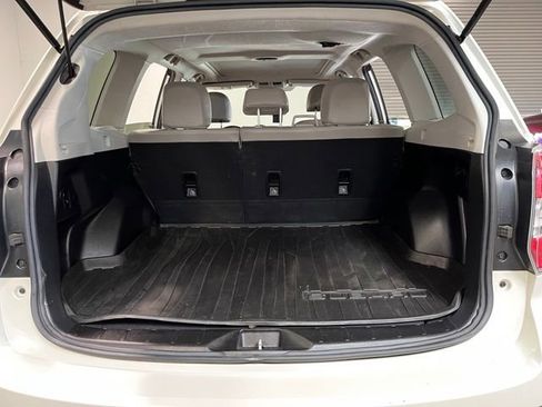 Used 2015 Subaru Forester 2.5i Touring AWD/4WD image 16