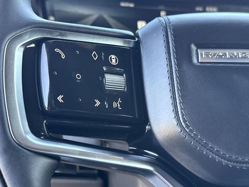 Used 2025 Land Rover Range Rover Sport SE image 19