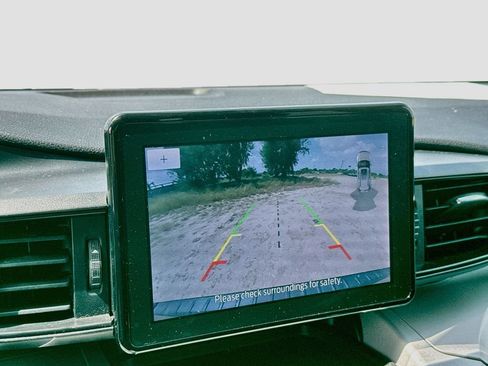 Used 2023 Ford Explorer XLT RWD image 16