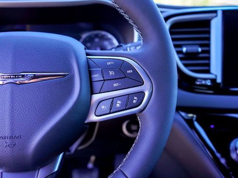 New 2026 Chrysler Voyager LX image 12