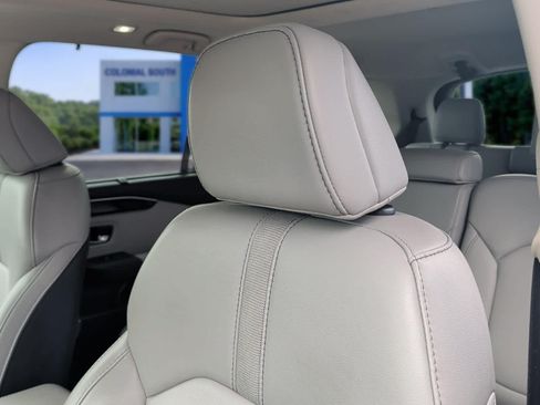Used 2025 Honda Pilot Touring image 15