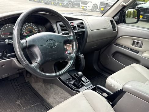 Used 2002 Toyota 4Runner SR5 w/ Upgrade Value Pkg 2 AWD/4WD image 17