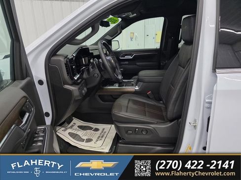 Used 2026 Chevrolet Silverado 1500 High Country w/ Technology Package AWD/4WD image 9