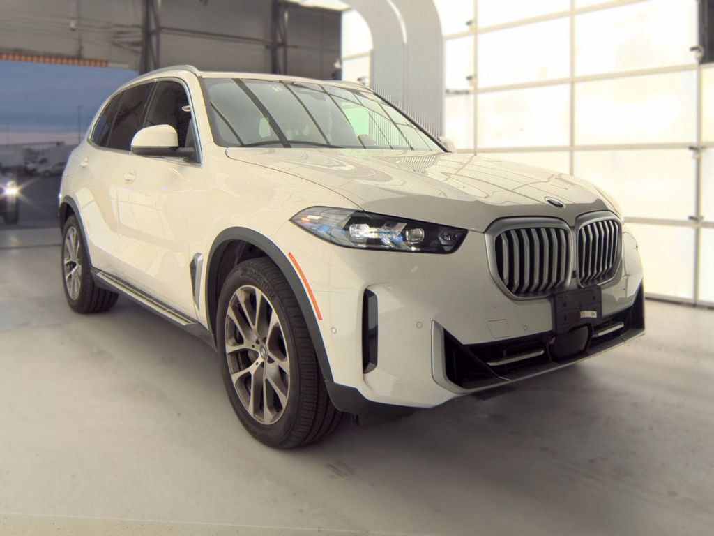 Used 2026 BMW X5 xDrive40i w/ Premium Package AWD/4WD image 2