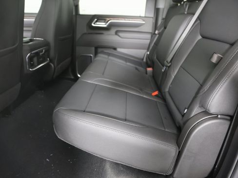 New 2026 GMC Sierra 3500 SLT w/ SLT Convenience Package image 13