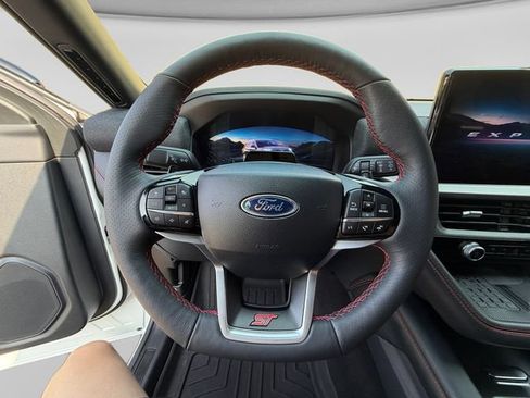 Used 2025 Ford Explorer ST AWD/4WD image 13