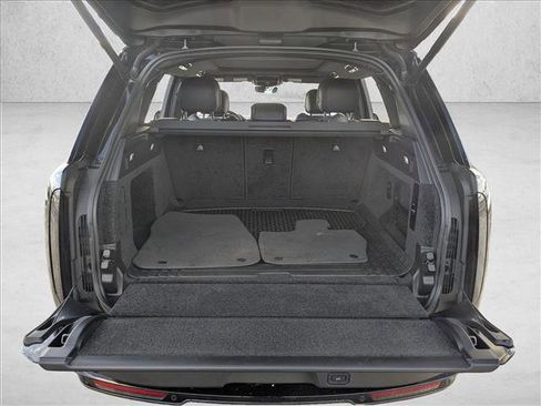 Used 2023 Land Rover Range Rover SE image 6