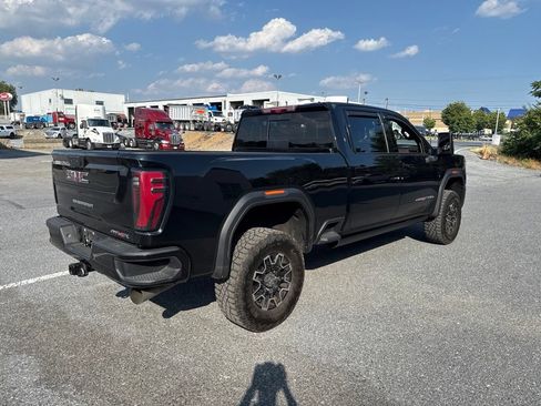 Used 2025 GMC Sierra 2500 AT4X AWD/4WD image 5