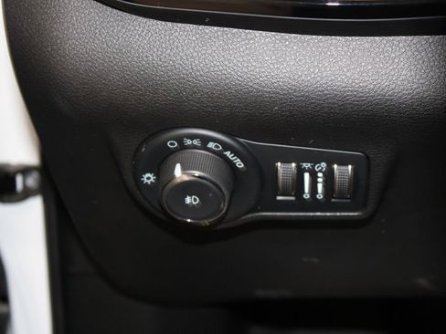 Used 2025 Jeep Compass Trailhawk image 42