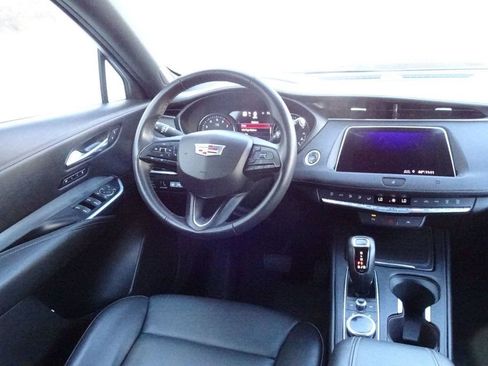 Used 2019 Cadillac XT4 Premium Luxury w/ Technology Package image 13