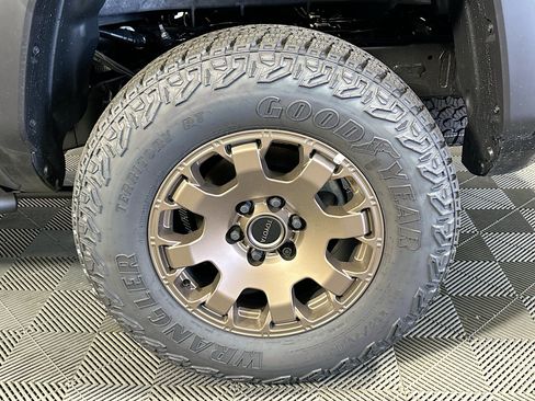 Used 2025 Toyota Tacoma 4x4 Double Cab Hybrid w/ Tow Tech Package image 11