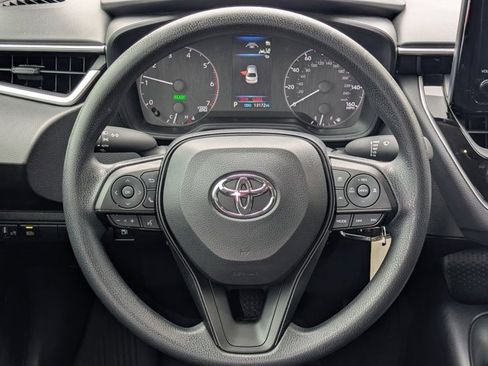 Used 2025 Toyota Corolla LE image 20