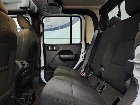 Used 2023 Jeep Gladiator Sport image 17