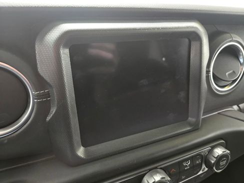 Used 2023 Jeep Wrangler Unlimited Sahara w/ Cold Weather Group image 21