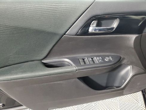Used 2016 Honda Accord LX image 17