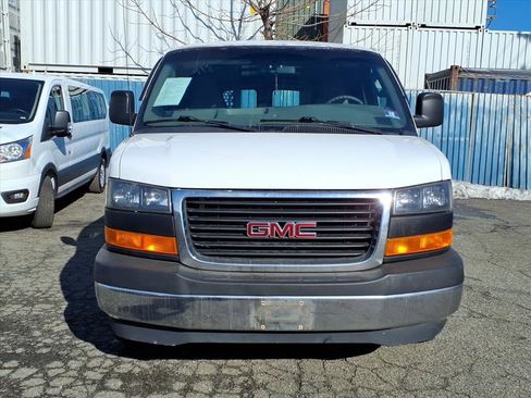 Used 2017 GMC Savana 2500 image 2