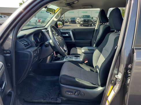 Used 2014 Toyota 4Runner SR5 AWD/4WD image 18