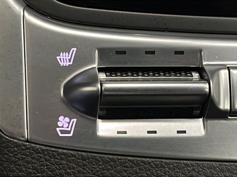 Used 2025 Kia Carnival SX FWD image 34