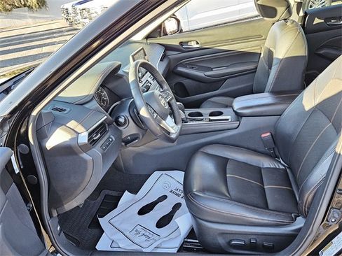 Used 2021 Nissan Altima 2.5 SR w/ SR Premium Package image 10