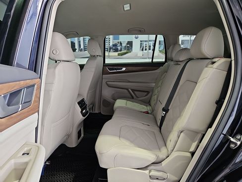 New 2026 Volkswagen Atlas SE FWD image 14