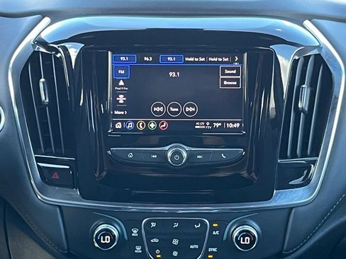 Used 2023 Chevrolet Traverse LT image 20