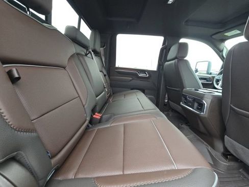 Used 2025 GMC Sierra 2500 Denali w/ Denali Reserve Package AWD/4WD image 14