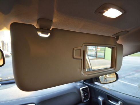 Used 2018 Kia Sportage LX w/ LX Technology Package image 38