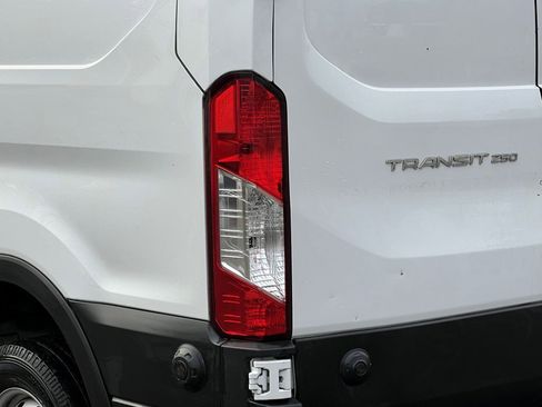 Used 2022 Ford Transit 250 Base 3D Cargo Van image 4