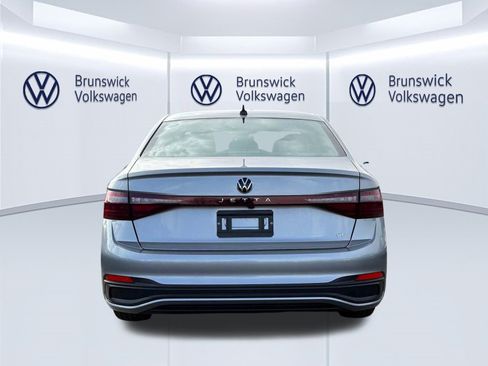 New 2026 Volkswagen Jetta SE image 4