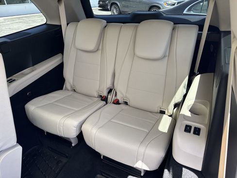 New 2026 Mercedes-Benz GLS 450 4MATIC image 16