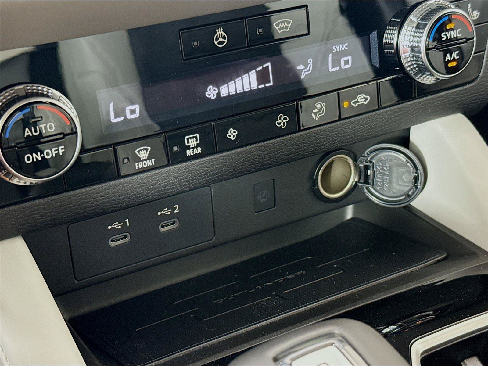 New 2026 Mitsubishi Outlander SE AWD/4WD image 16