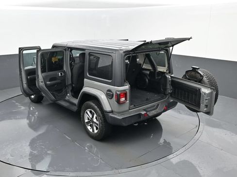 Used 2019 Jeep Wrangler Unlimited Sahara w/ Dual Top Group AWD/4WD image 27